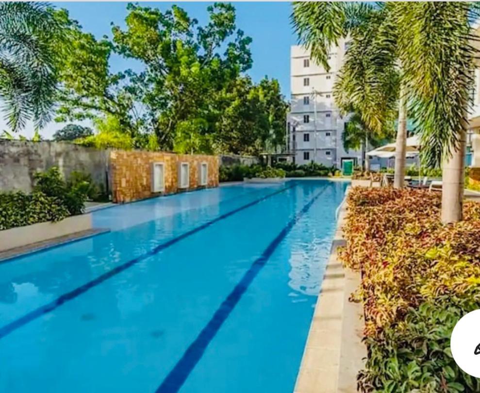8 Spatial Condominium Davao City Eksteriør bilde