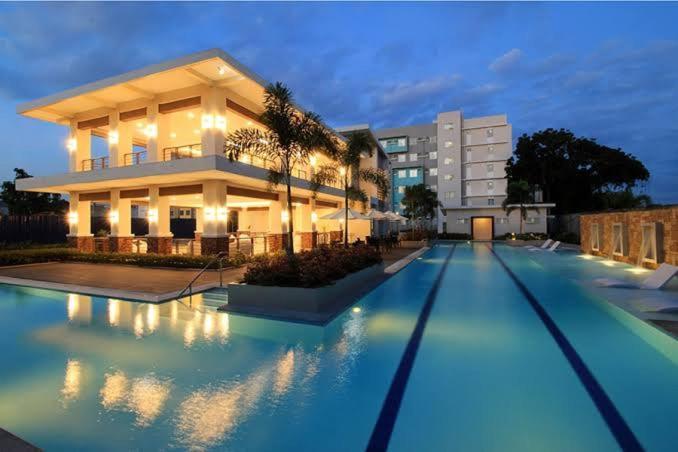 8 Spatial Condominium Davao City Eksteriør bilde