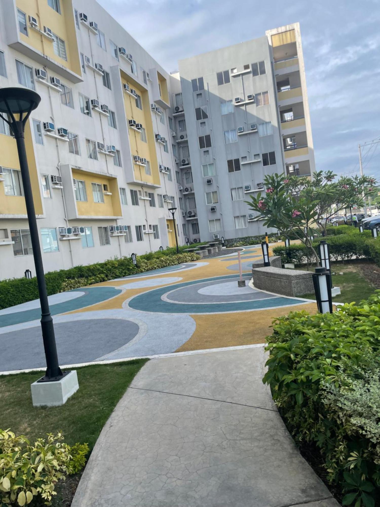 8 Spatial Condominium Davao City Eksteriør bilde
